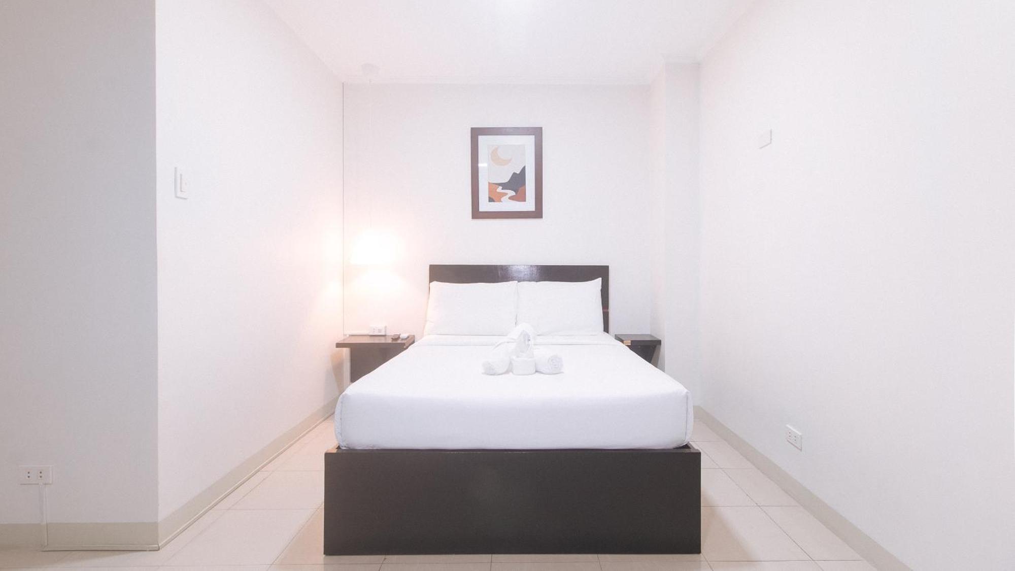 Urbanview At Evangelista Street Makati Makati City Exterior photo