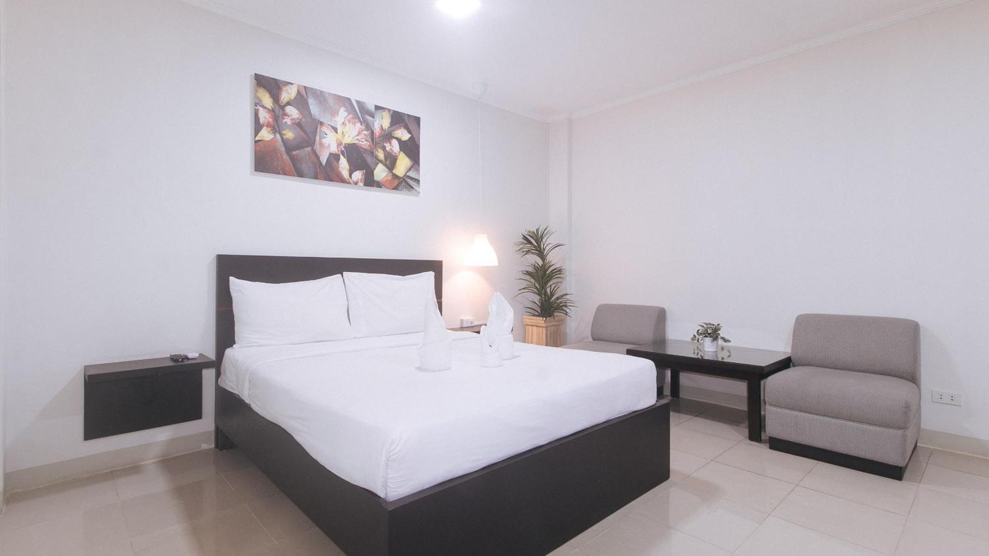 Urbanview At Evangelista Street Makati Makati City Exterior photo